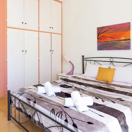 Mema'S Tranquil Apartment In Patra Exterior photo